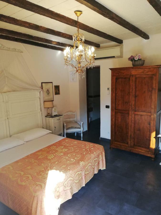 Bed And Breakfast Aurora Sarzana Exteriör bild